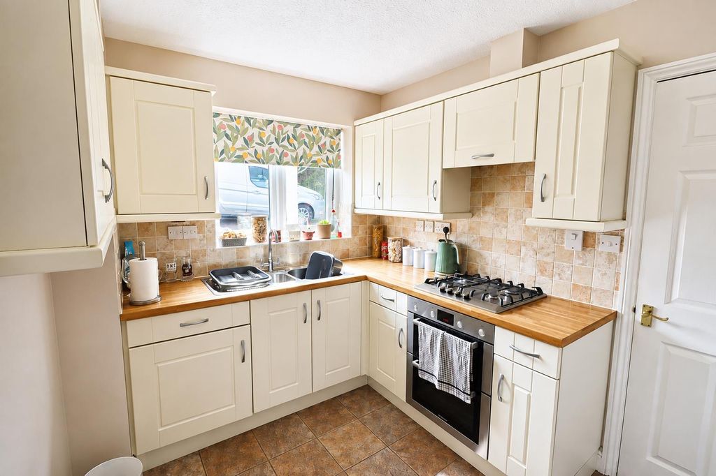 Property photo 2 of 18