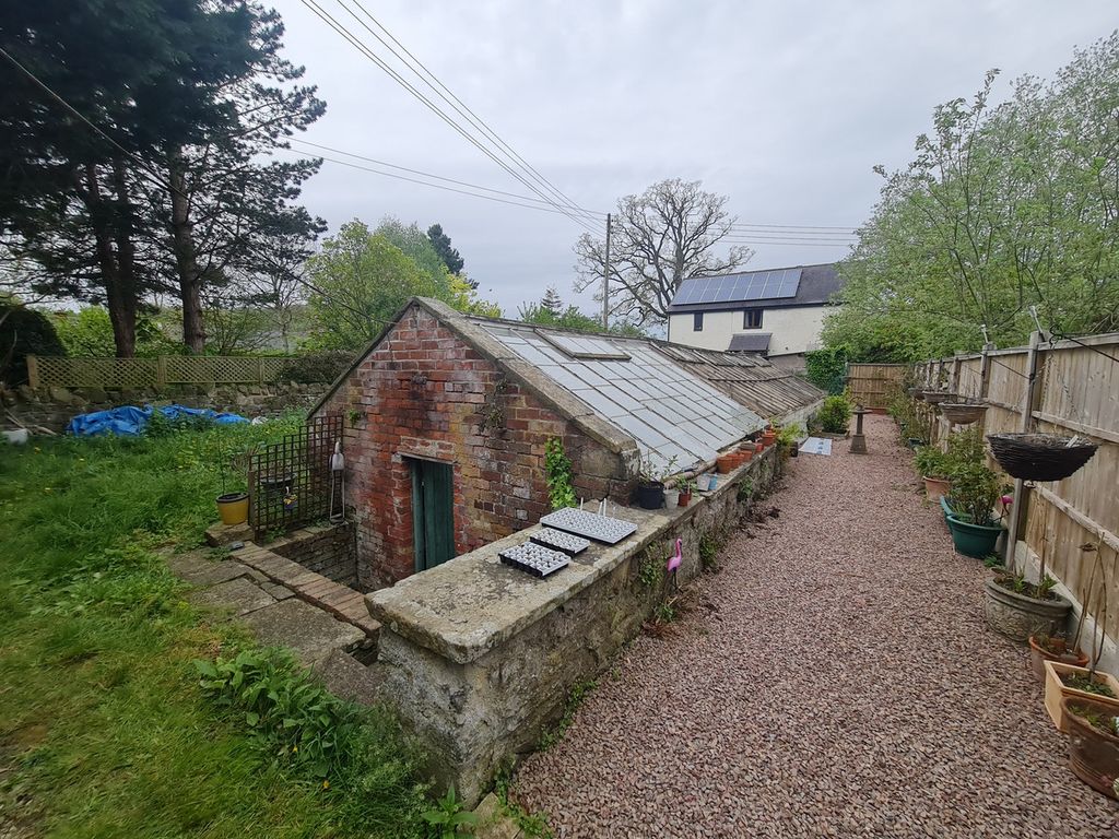 Property photo 3 of 49