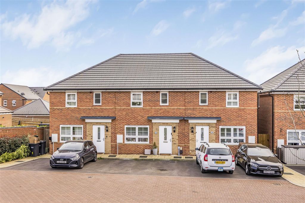 Property photo 2 of 20 3 Mulberry Walk, Bedhampton-Porticomarketing-Soldb