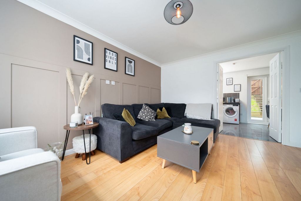 Property photo 2 of 23