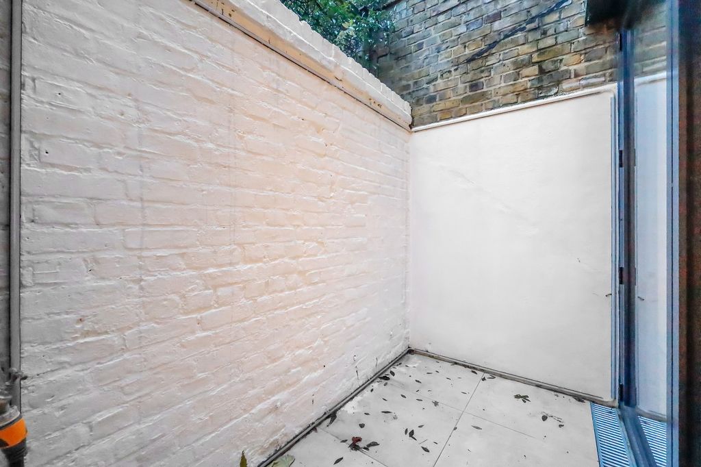 Property photo 3 of 3