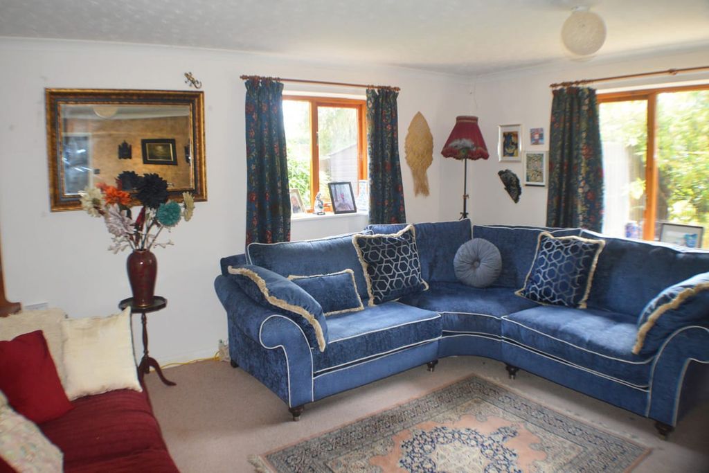 Property photo 2 of 10