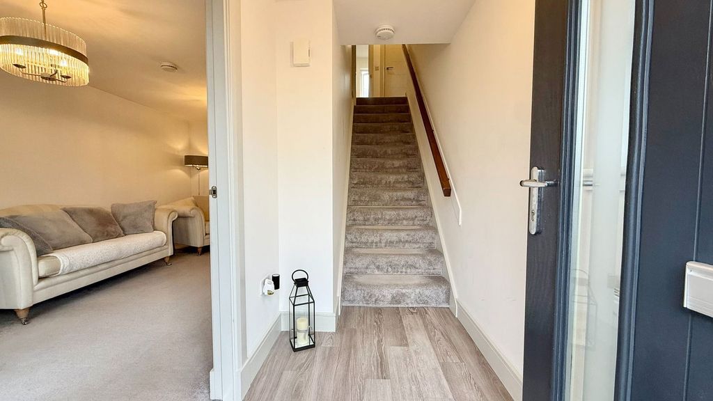 Property photo 2 of 25