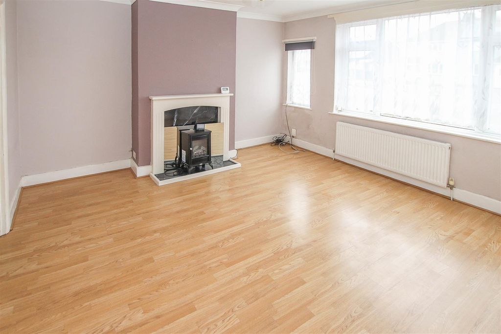 Property photo 3 of 13 Img_2641-11.Jpg