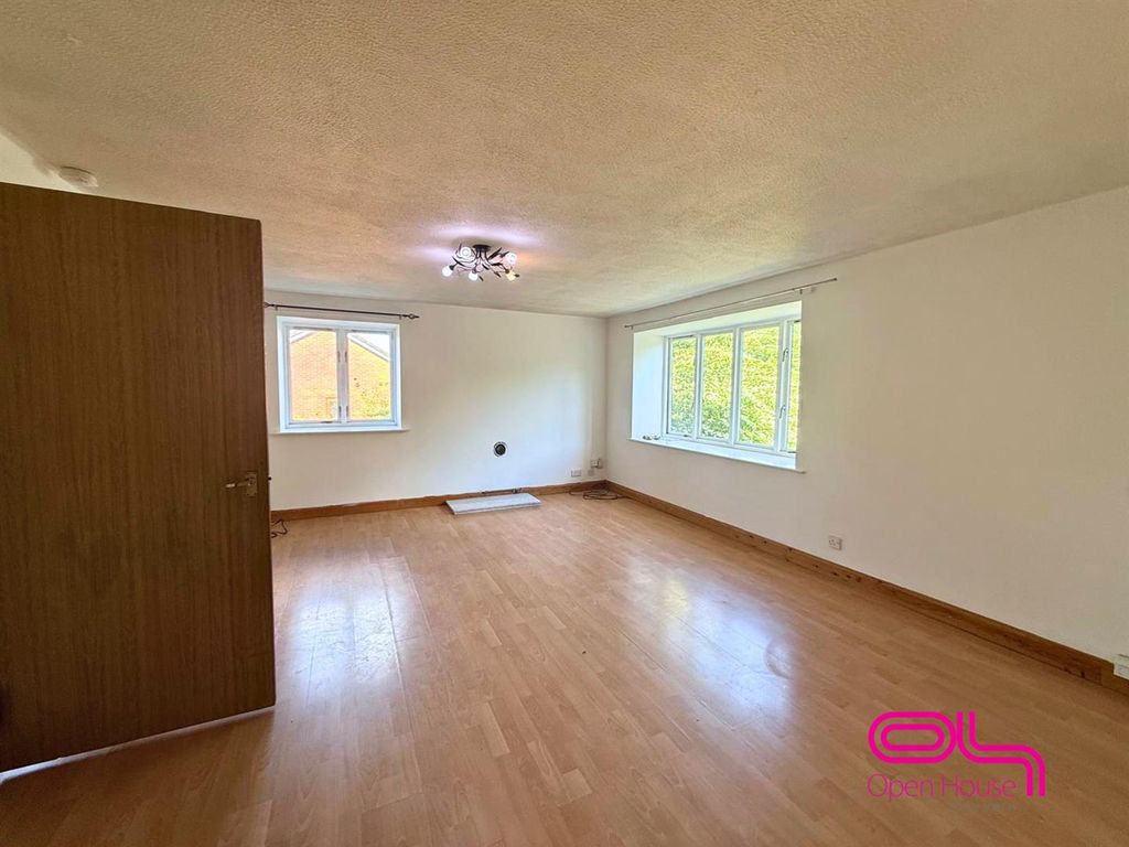 Property photo 2 of 8 Untitled Design - 2026-06-13T002023.335.Png