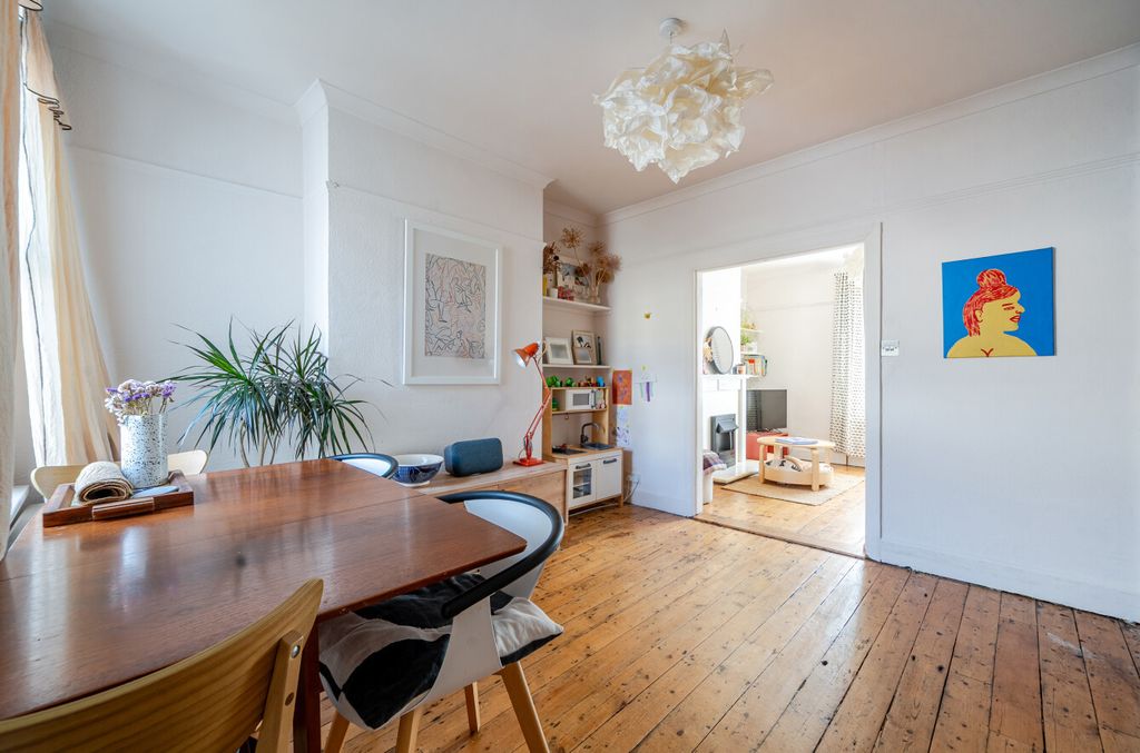 Property photo 3 of 12 1525040-8-1A0d296...