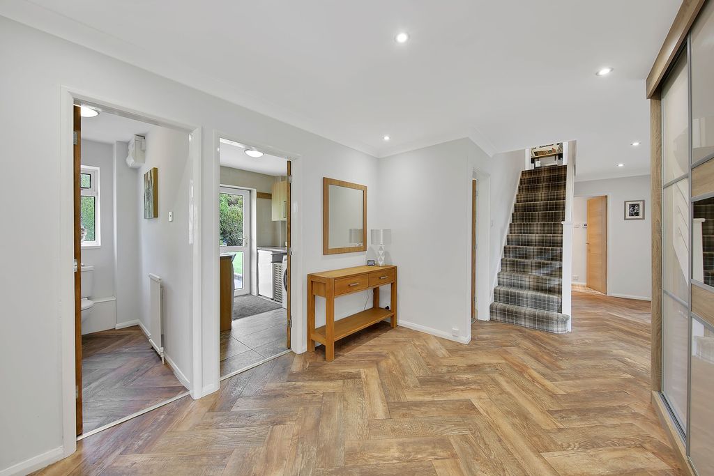 Property photo 2 of 30
