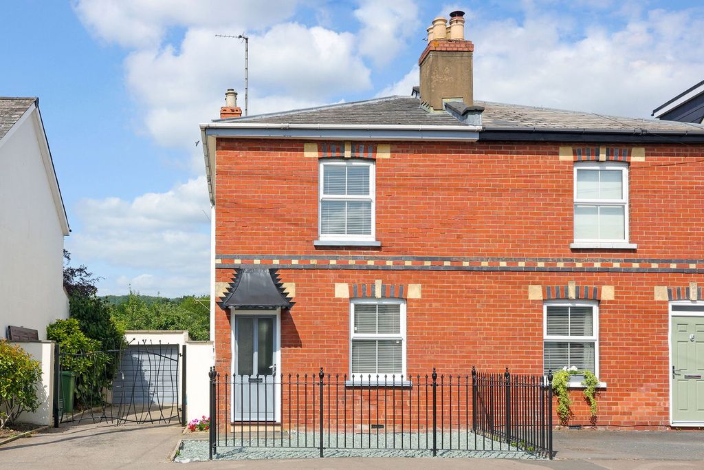 Property photo 2 of 26