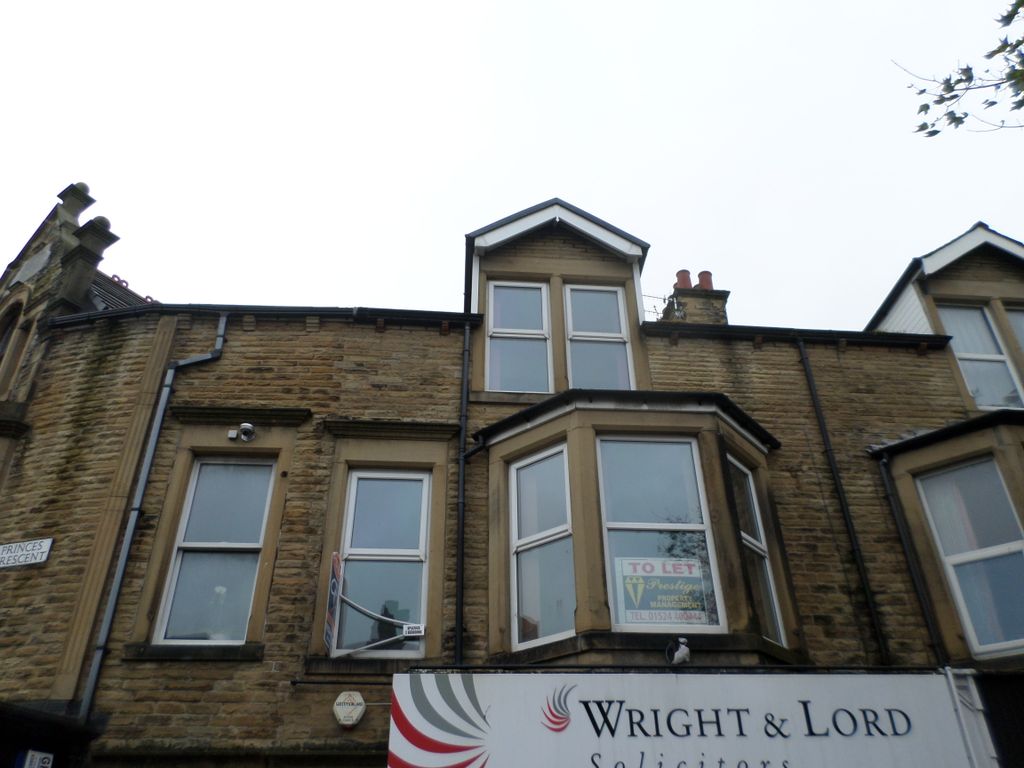 Property photo 1 of 8 Princes Crescent