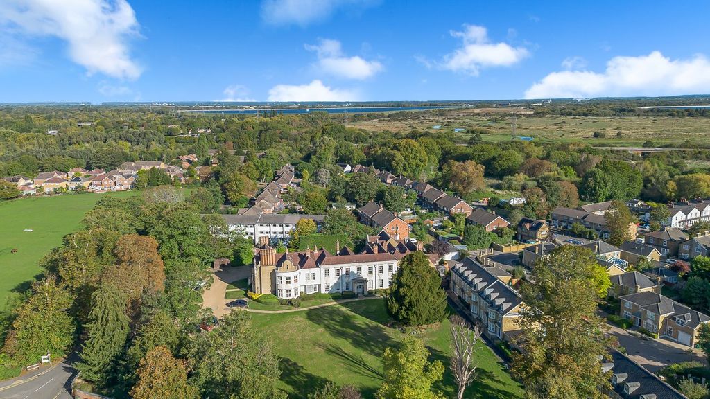 Property photo 2 of 21