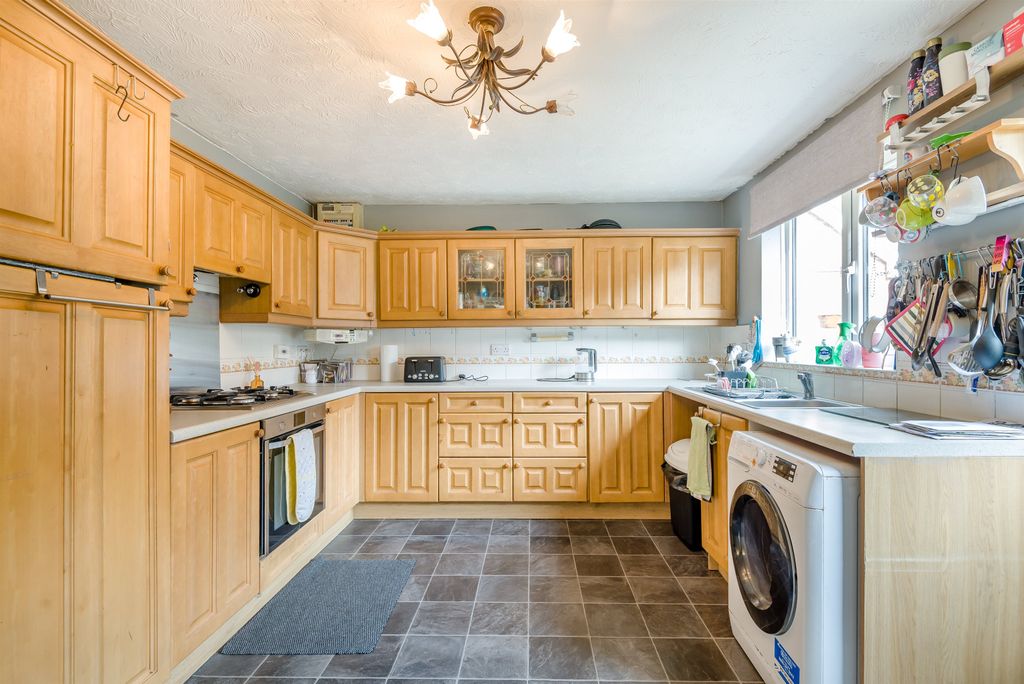 Property photo 2 of 23