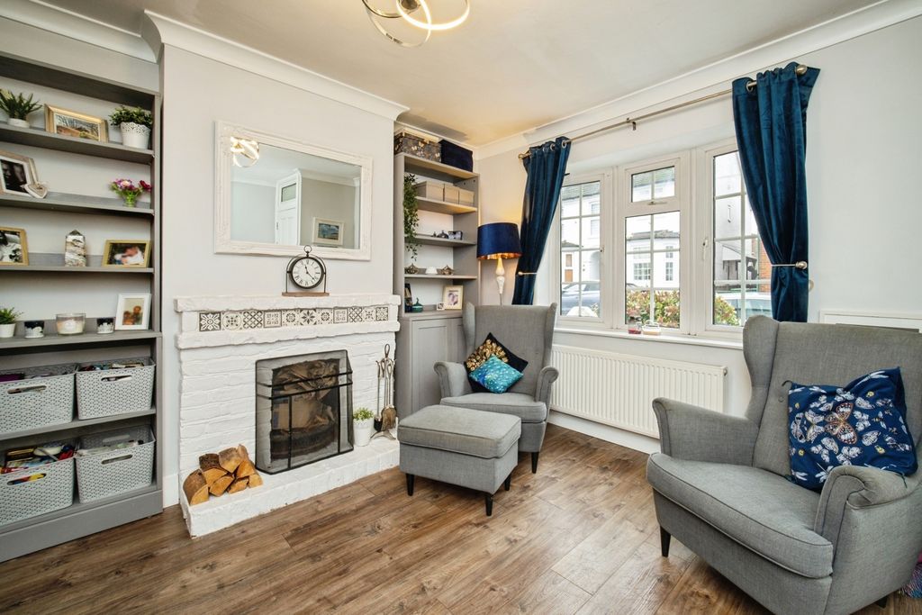 Property photo 2 of 20 Pbox-Img.Jpg