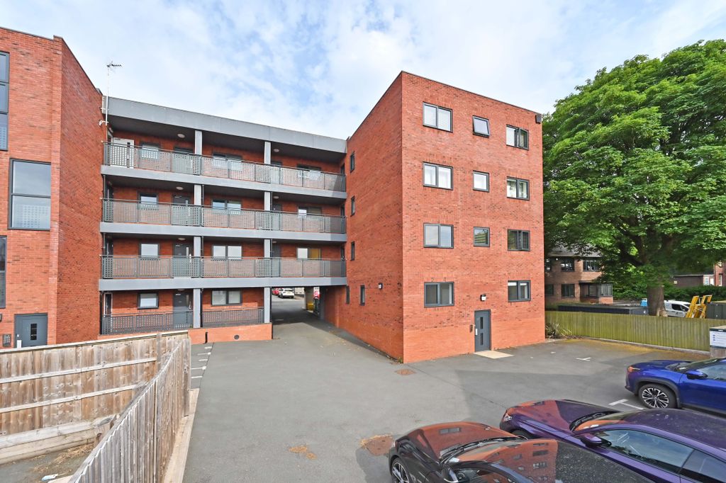 Property photo 1 of 21 External View