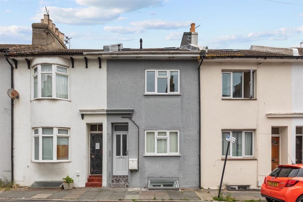 Property photo 1 of 8 St Martin's Street-9.Jpg