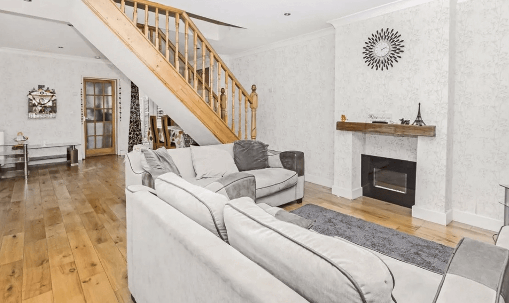 Property photo 3 of 7 Gallery