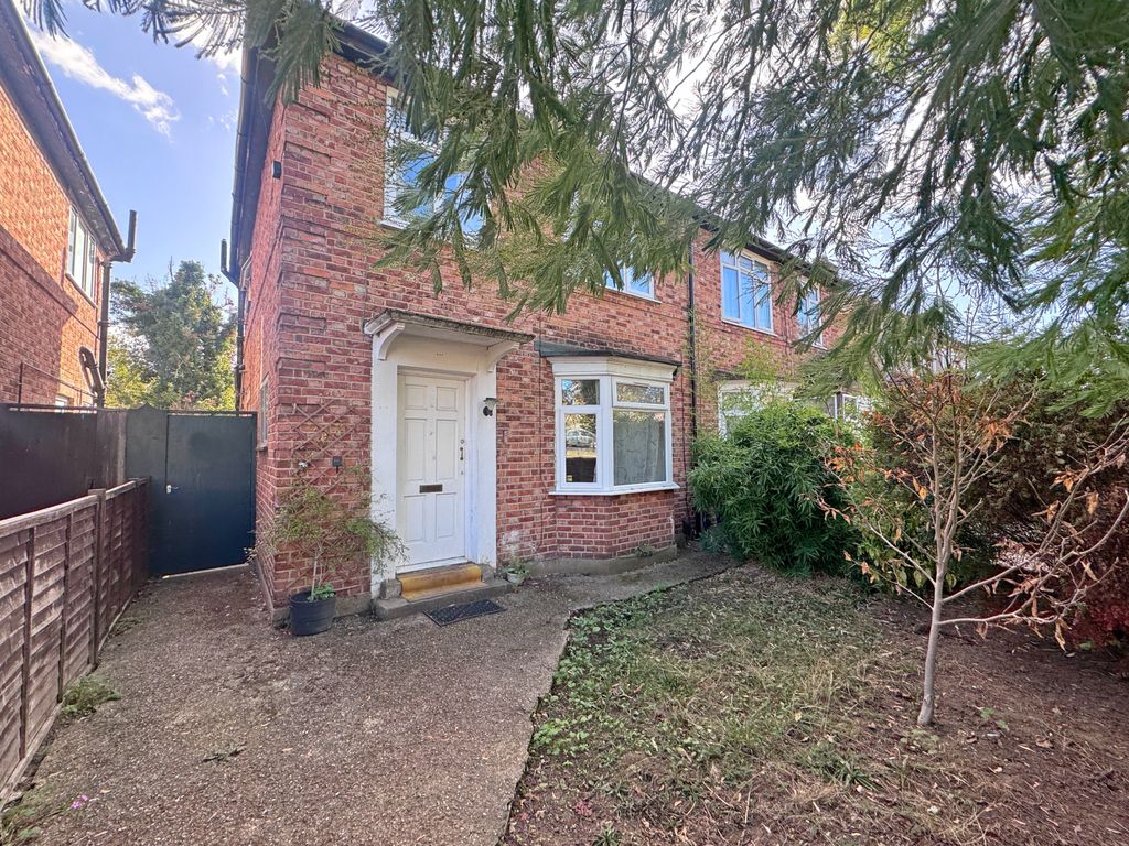 Property photo 1 of 6 Four Bedroom House