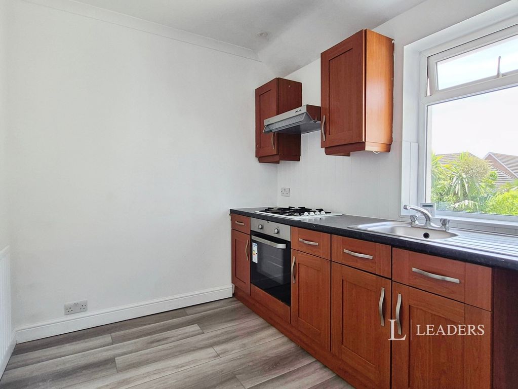 Property photo 2 of 6 Kitchen