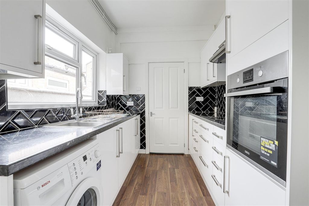 Property photo 3 of 15 02.Jpg