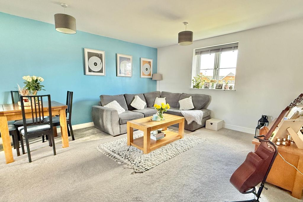 Property photo 2 of 15 Gallery