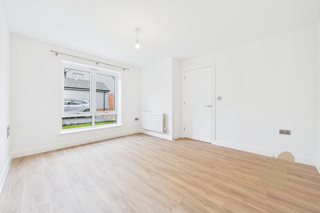 Property photo 2 of 12 Cam01254G0-Pr0392-Still001.Jpg