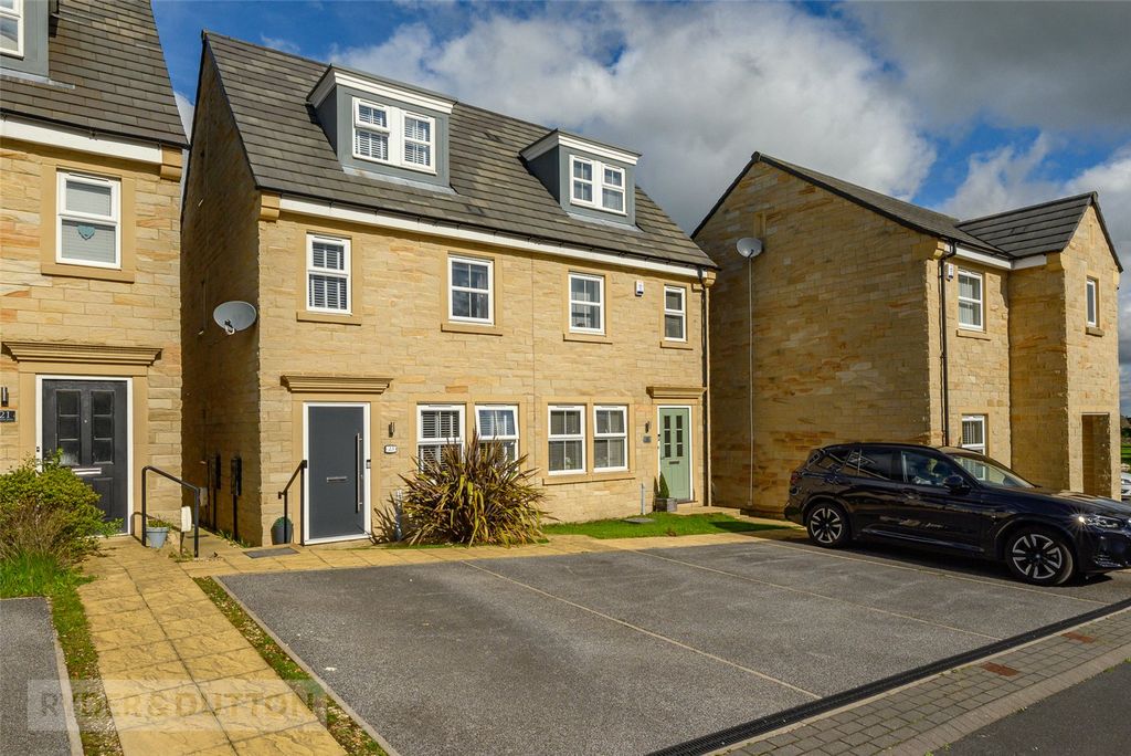 Property photo 1 of 21 External