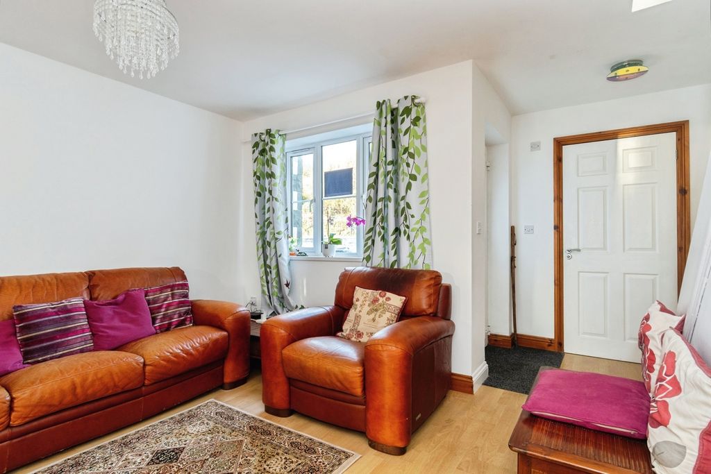 Property photo 2 of 12 Pbox-Img.Jpg