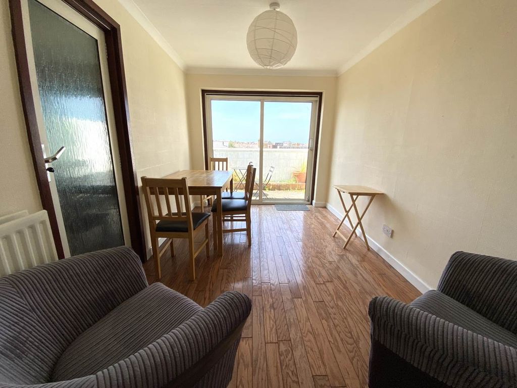 Property photo 3 of 10 Dining Area