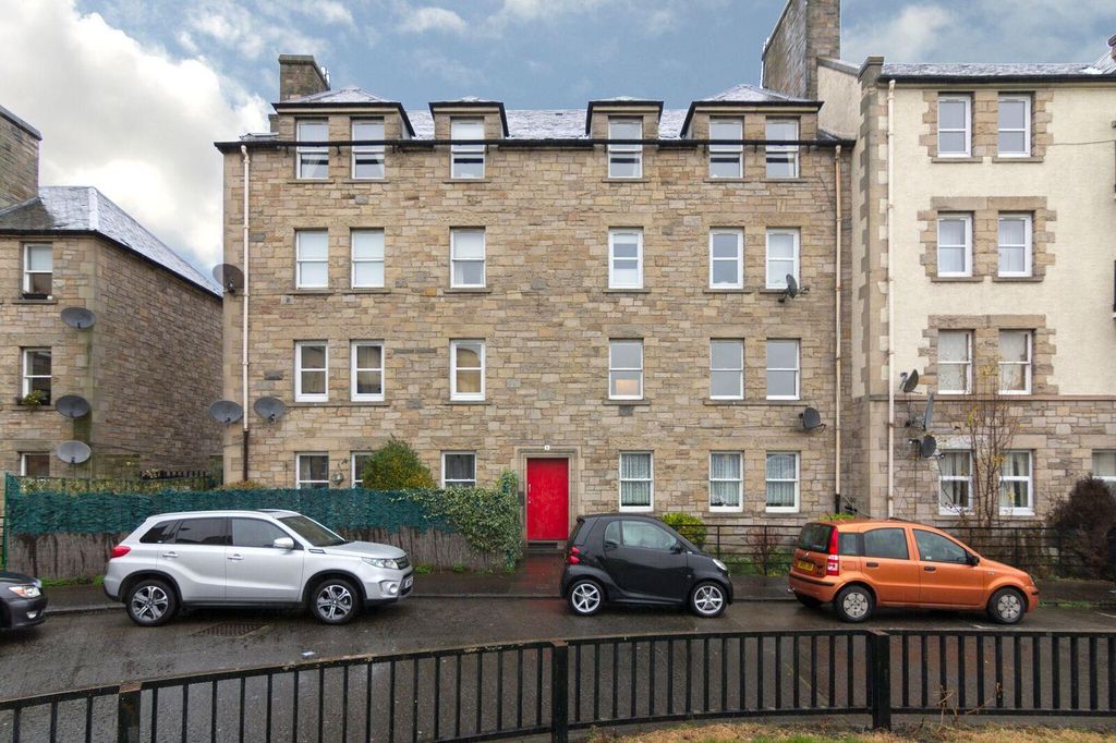 Property photo 2 of 9