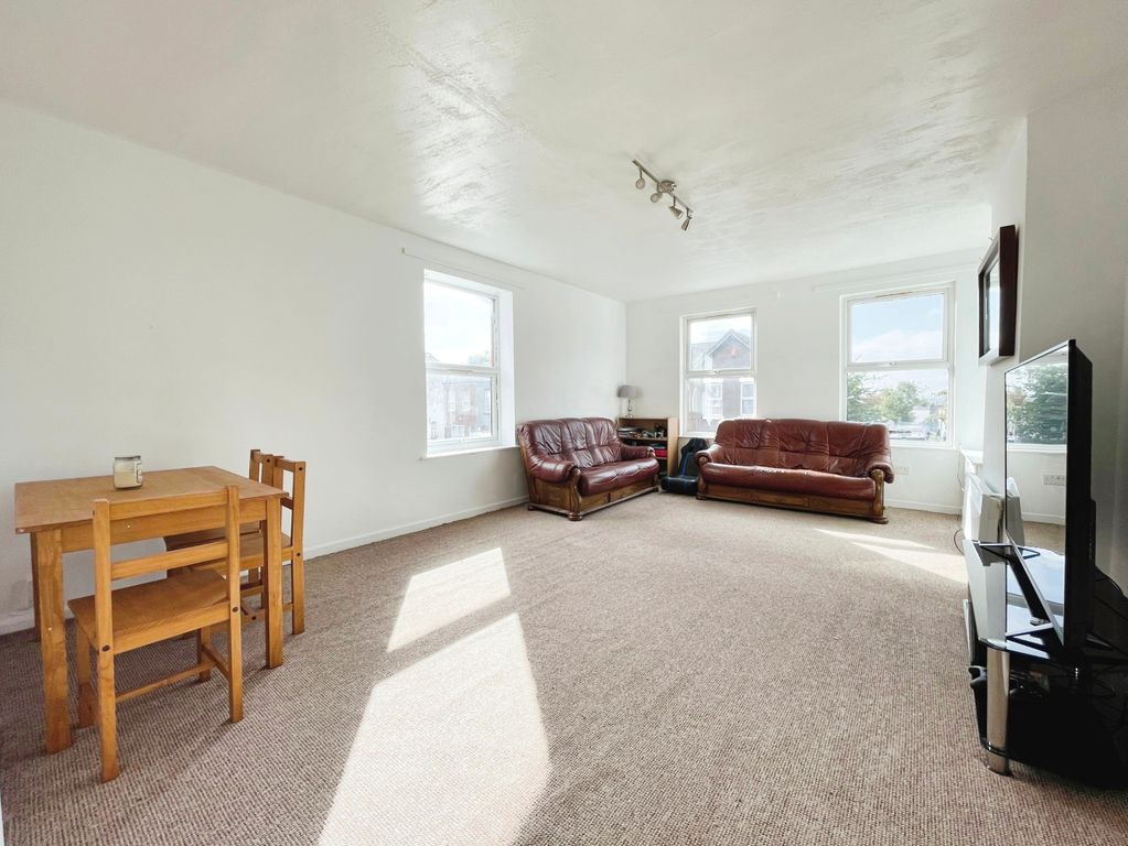 Property photo 3 of 8 C3Ddb155-Img_4399