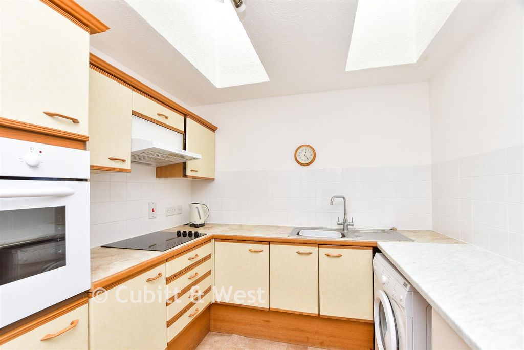 Property photo 1 of 8 Kitchen