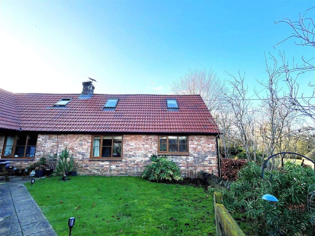 Property photo 1 of 8 Front Aspect