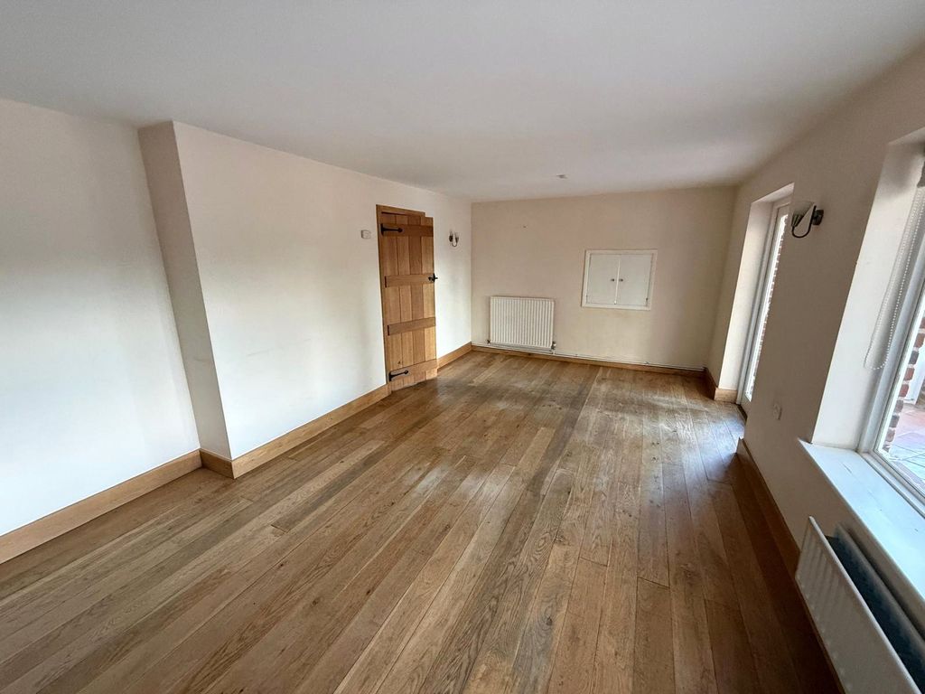Property photo 3 of 7 Picture No. 18