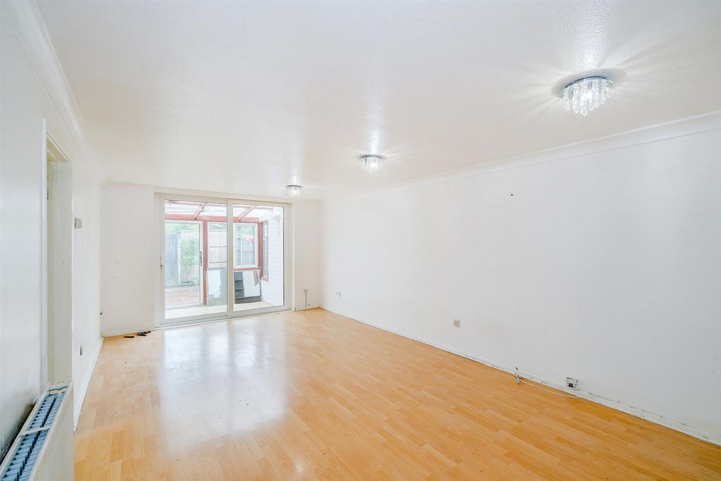 Property photo 3 of 17 Rowan Avenue