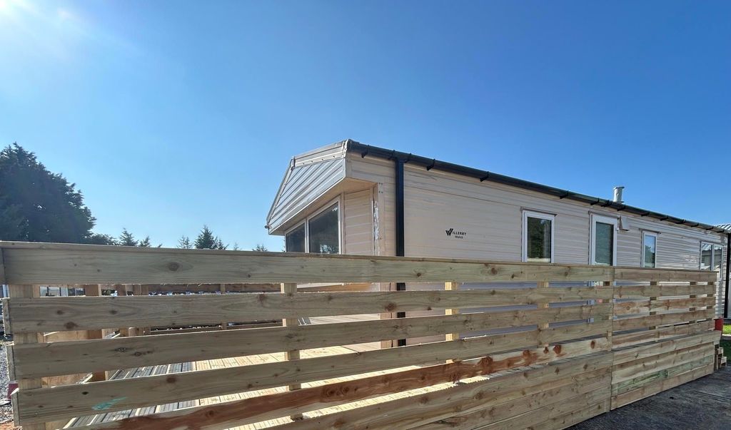 Property photo 2 of 34