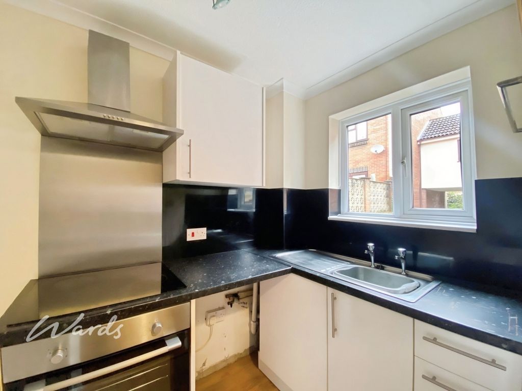 Property photo 2 of 11 Kitchen