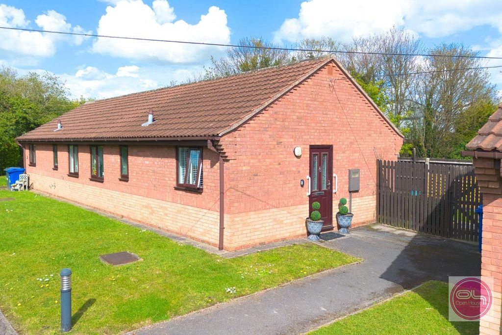 Property photo 1 of 24 Ladywell Close, Stretton (2).Jpg