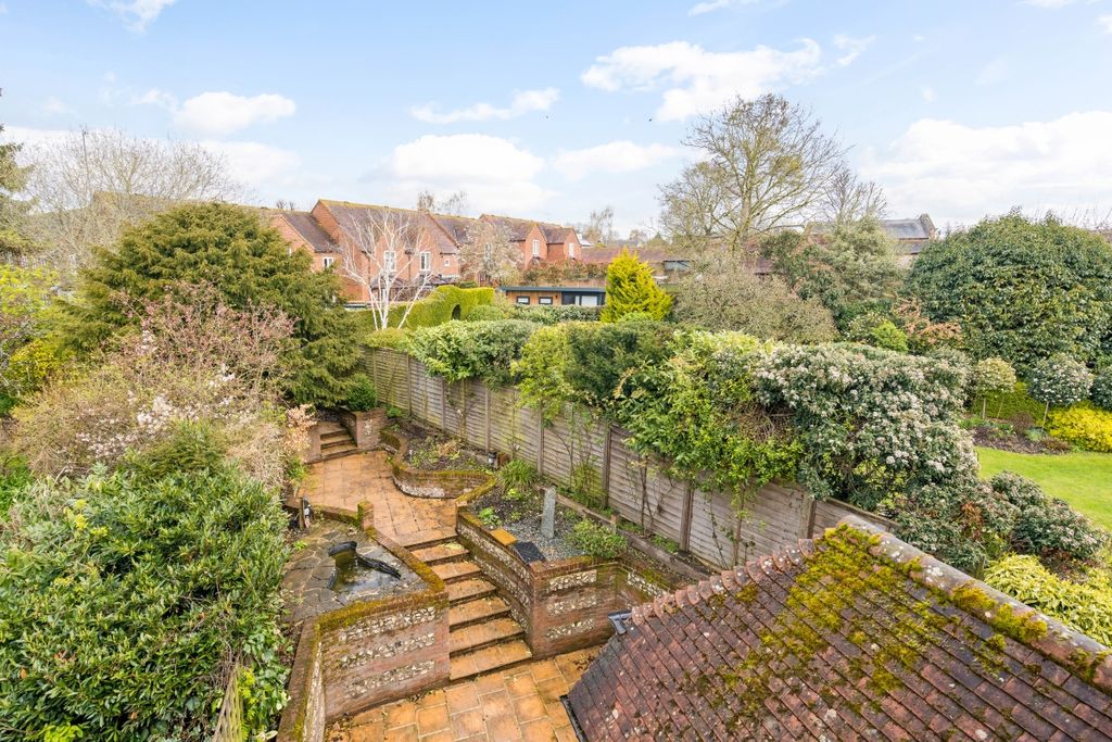 Property photo 2 of 13 Garden