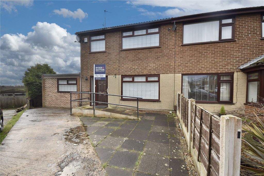 Property photo 1 of 18 Front External