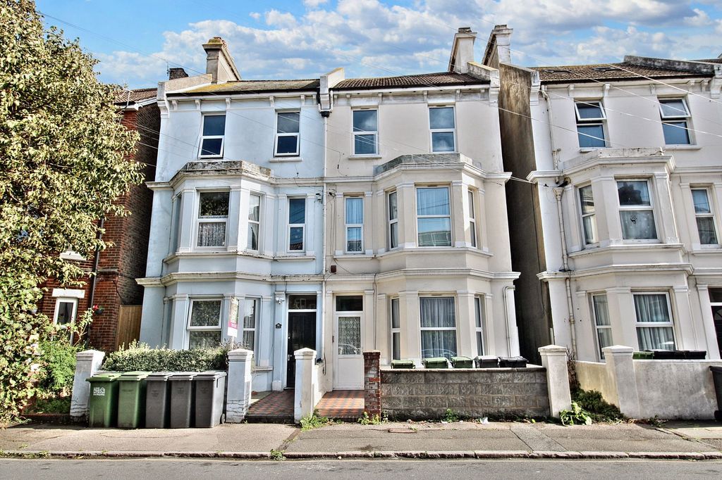 Property photo 1 of 6