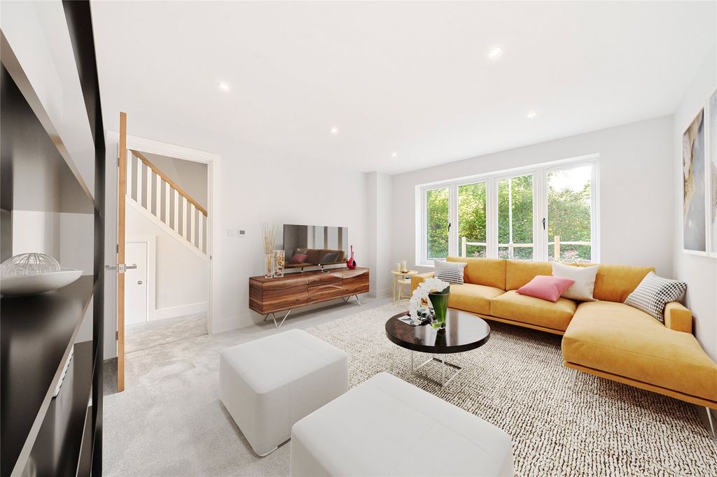 Property photo 3 of 17 Sitting Room