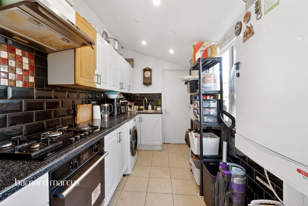 Property photo 2 of 14