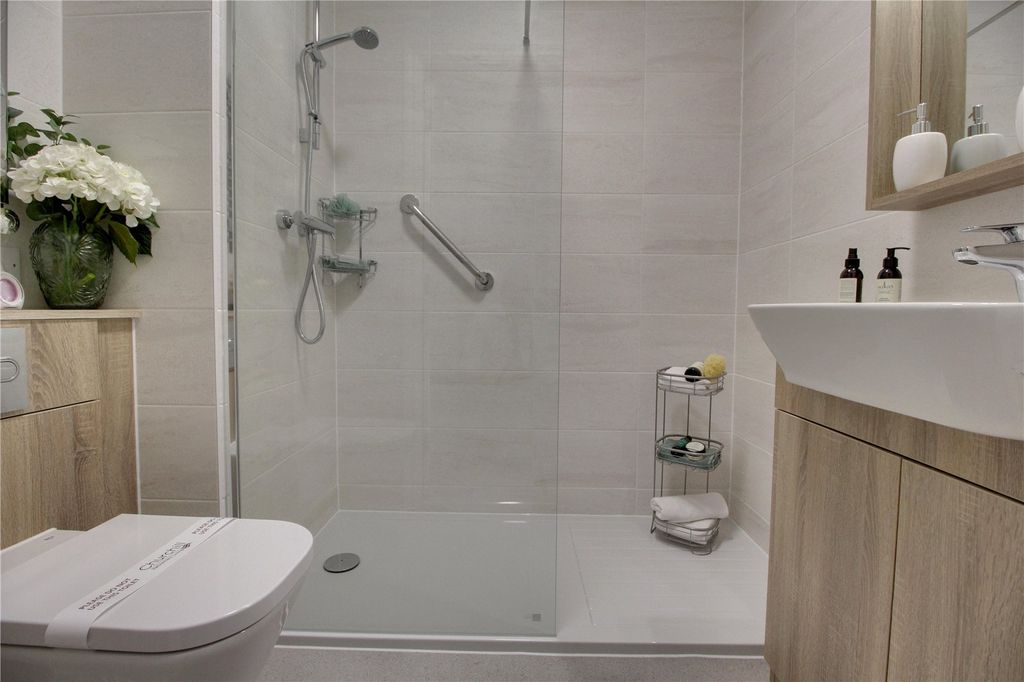 Additional image 5 of 1 bed flat for saleCrookham Road, Fleet GU51