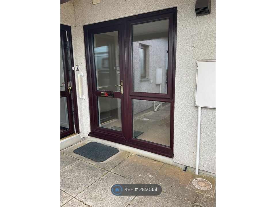 Property photo 1 of 3