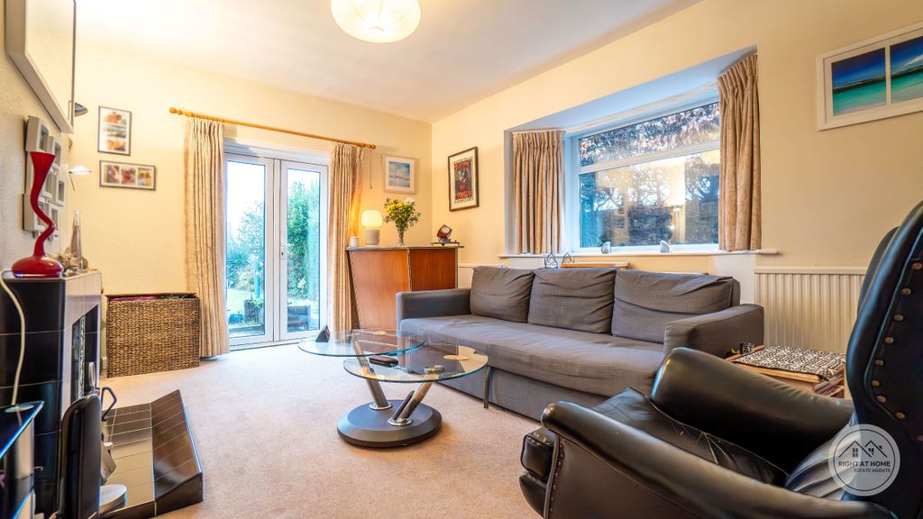 Property photo 2 of 33