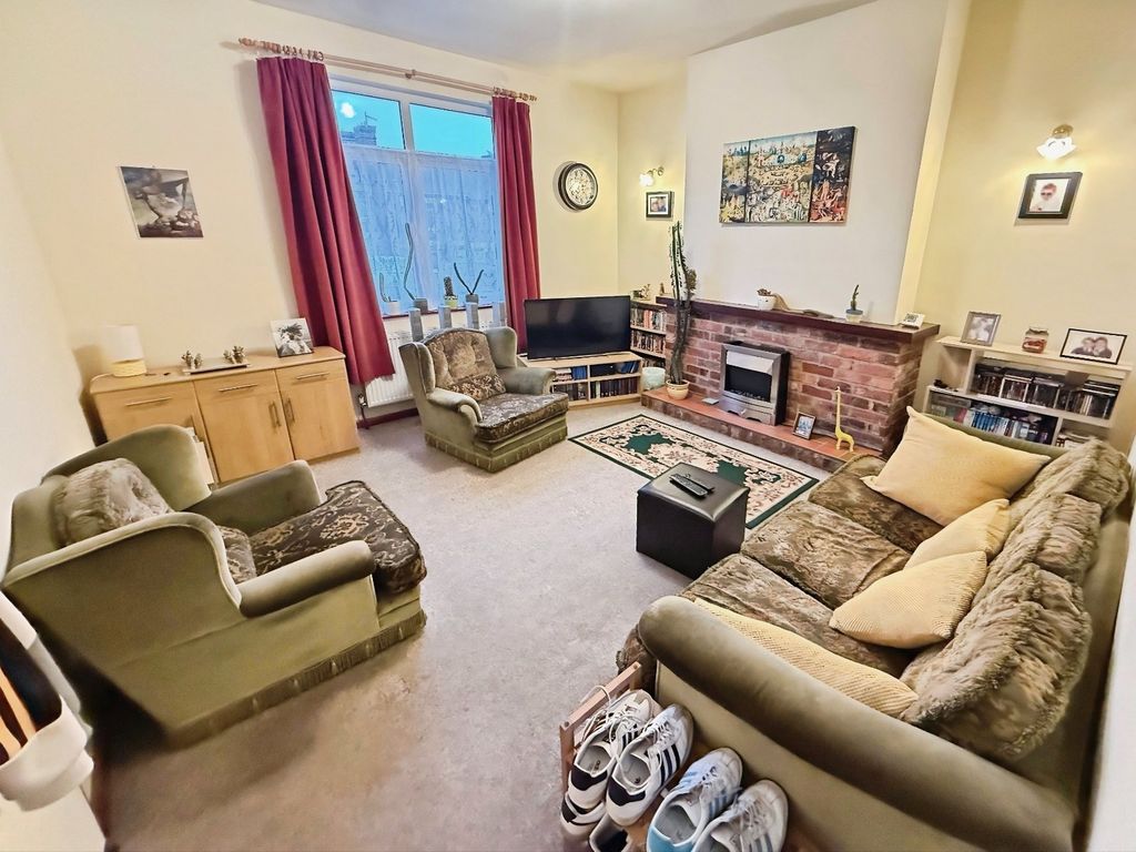 Property photo 3 of 12 Flat A 8 Dyke Street