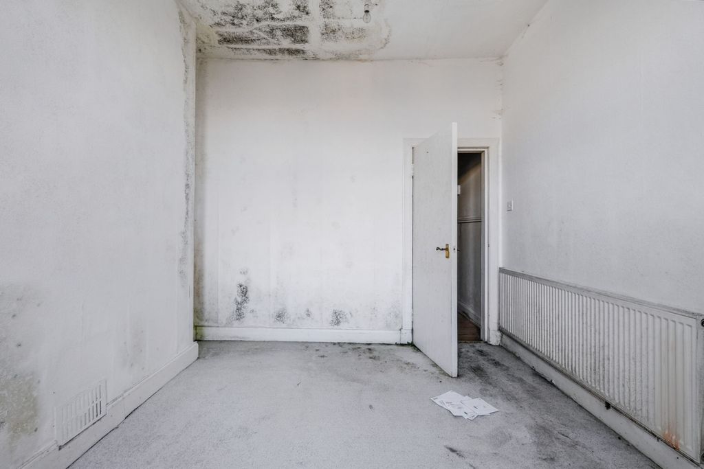 Property photo 2 of 9 20C Prospecthill Street, Greenock, Renfrewshire, Pa15 4DL