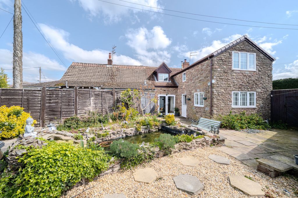 Property photo 1 of 35
