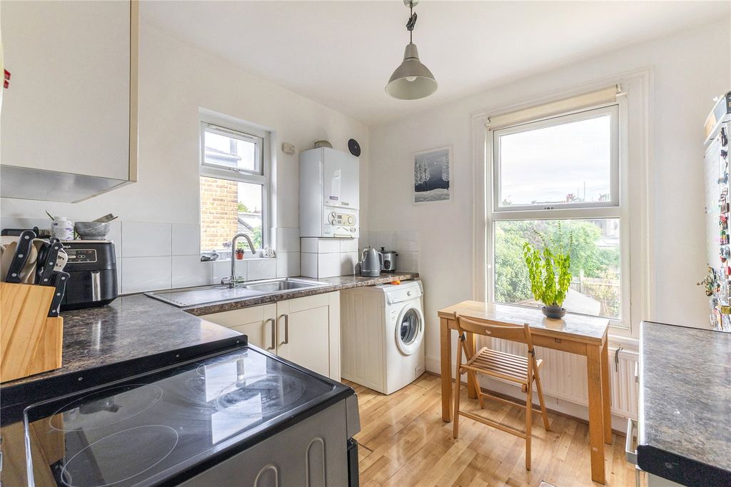 Property photo 2 of 11 Kitchen