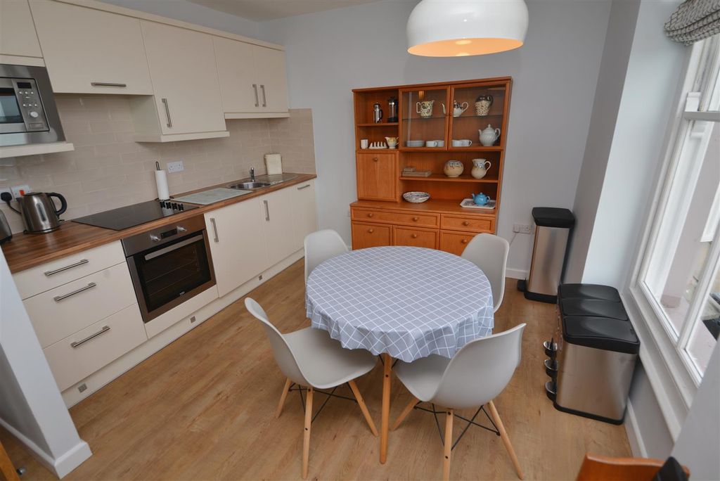 Additional image 5 of 1 bed flat for saleHigh Street, Tenby SA70
