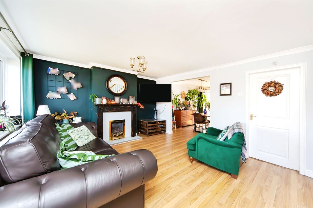Property photo 2 of 25